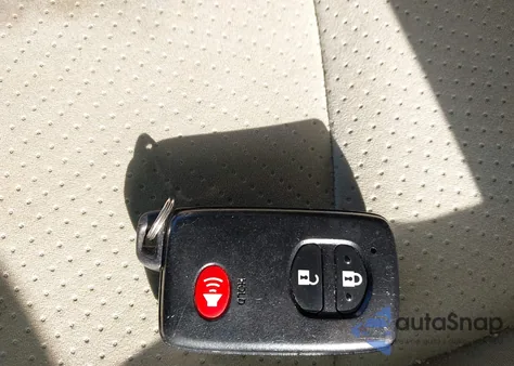 2011 Toyota Prius Three z USA, uszkodzony, nr VIN JTDKN3DU9B0295109